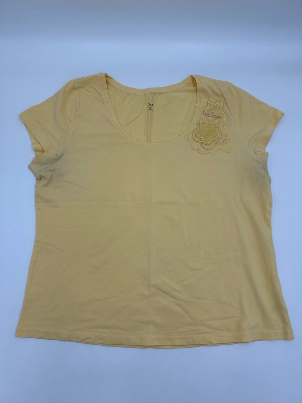 Motto Yellow Short Sleeve Scoop Neck Top with Floral Appliqué Beads XL